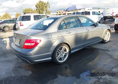 2014 Mercedes-Benz C 350 Sport из США, поврежденный, VIN WDDGF5HB1ER320310